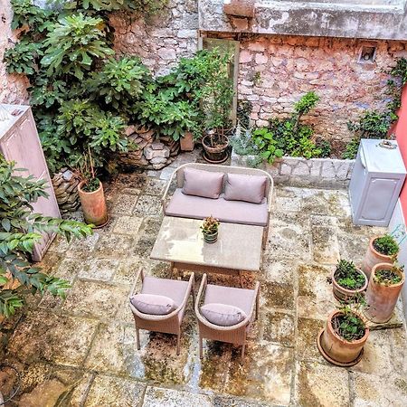 Private Courtyard Medieval Stone Home In Old Town Rovinj Eksteriør bilde