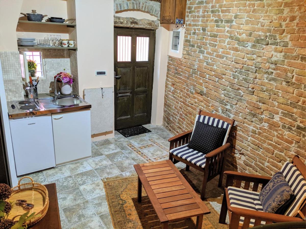 Private Courtyard Medieval Stone Home In Old Town Rovinj Eksteriør bilde